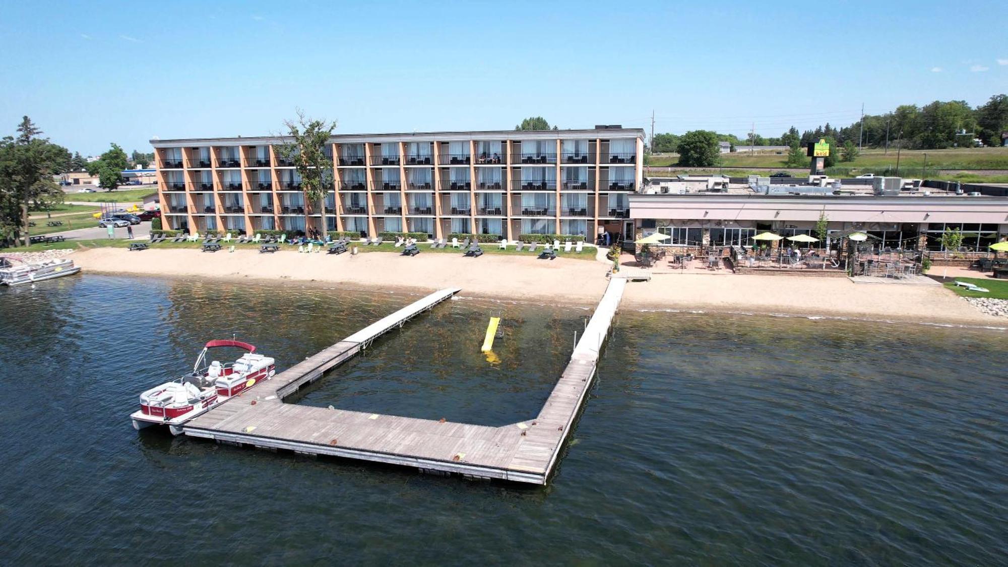 Holiday Inn Detroit Lakes By Ihg Εξωτερικό φωτογραφία