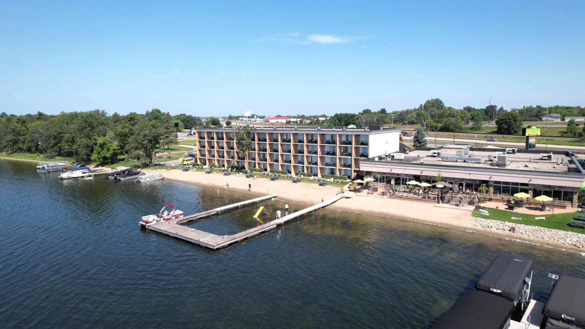 Holiday Inn Detroit Lakes By Ihg Εξωτερικό φωτογραφία