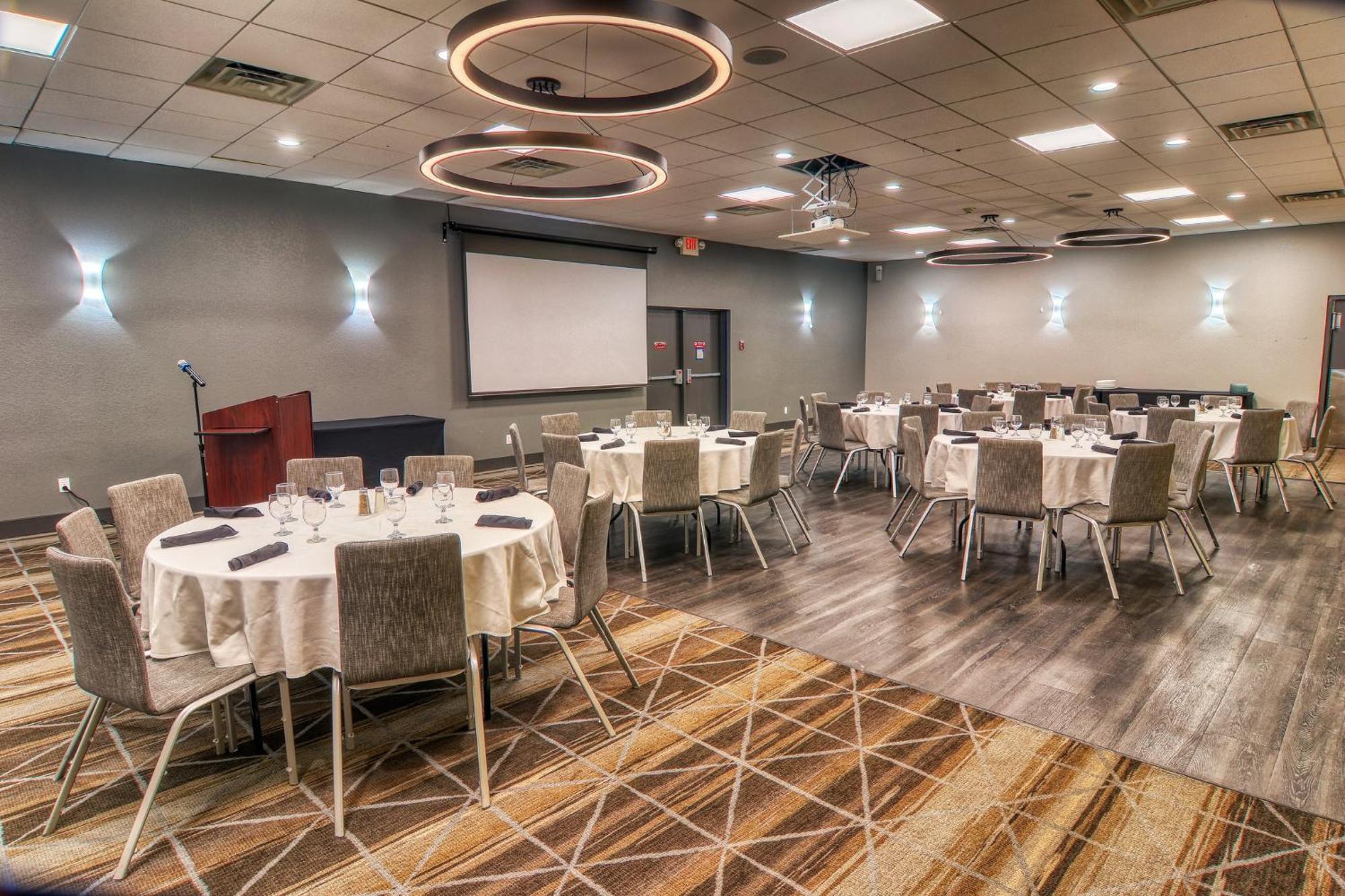 Holiday Inn Detroit Lakes By Ihg Εξωτερικό φωτογραφία